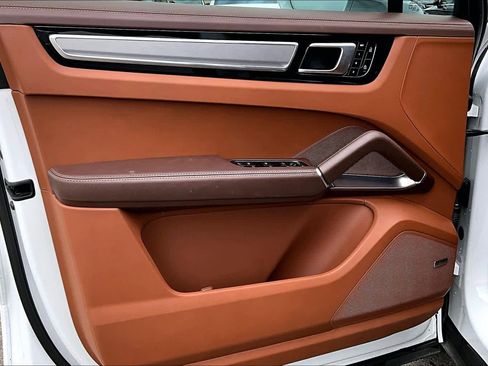 Used 2023 Porsche Cayenne Turbo image 25