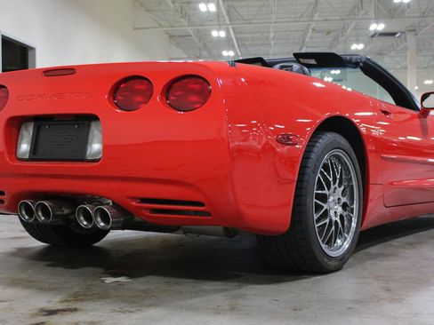 Used 2002 Chevrolet Corvette Convertible w/ Preferred Equipment Group2 RWD image 34