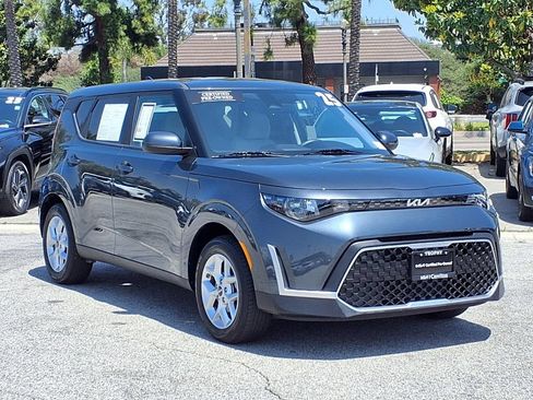 Certified 2025 Kia Soul LX w/ LX Technology Package FWD image 7