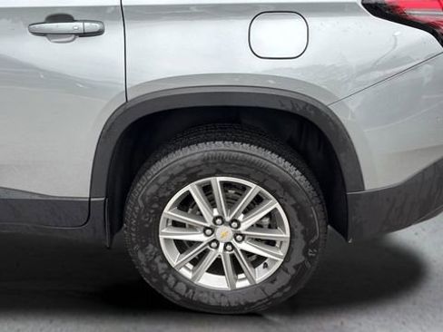 Used 2023 Chevrolet Traverse LT AWD/4WD image 24