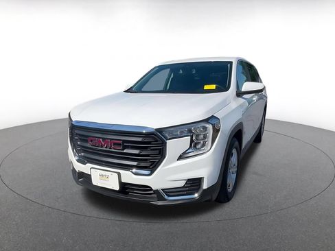 Used 2024 GMC Terrain SLE FWD image 7