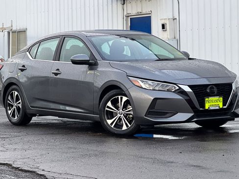Used 2022 Nissan Sentra SV image 2