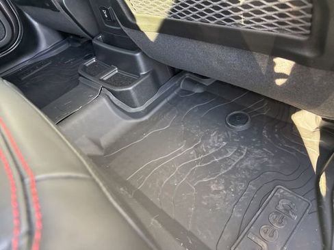 Used 2026 Jeep Wrangler Unlimited Rubicon image 12