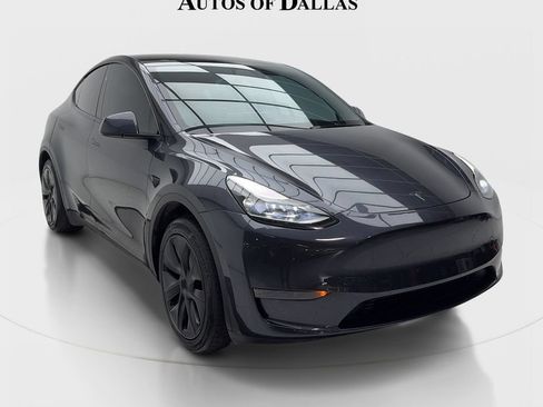 Used 2025 Tesla Model Y Long Range RWD image 2