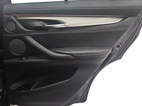 Used 2018 BMW X6 M image 30