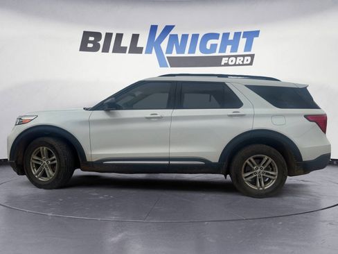 Used 2023 Ford Explorer XLT w/ Equipment Group 202A AWD/4WD image 2