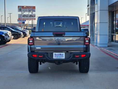 New 2025 Jeep Gladiator Rubicon image 9
