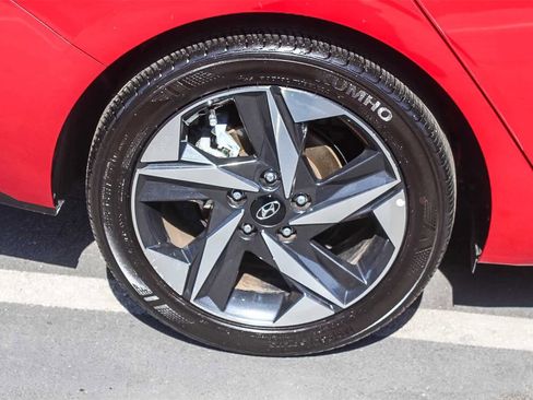 Certified 2023 Hyundai Elantra Limited image 12