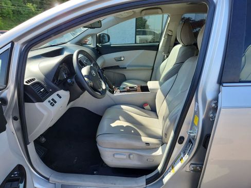Used 2011 Toyota Venza w/ Convenience Pkg FWD image 15