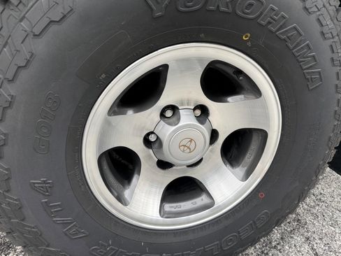 Used 1993 Toyota Land Cruiser Base AWD 4dr SUV image 31