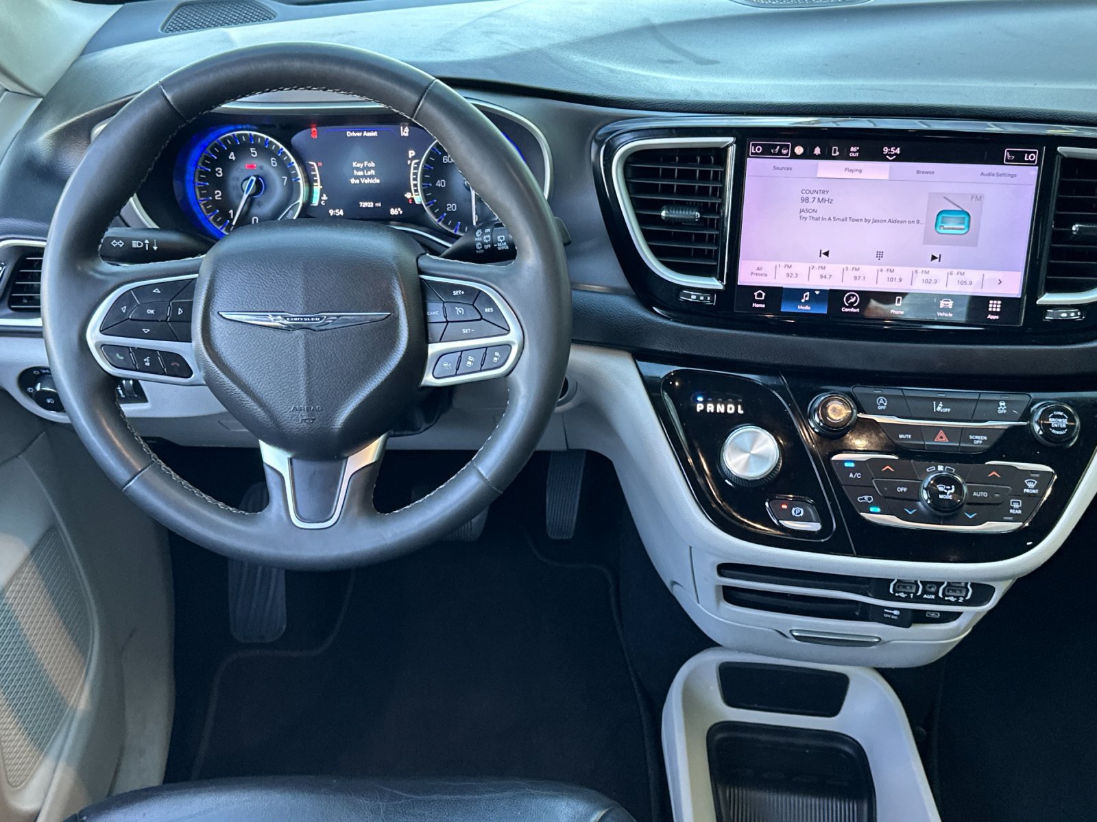 Used 2022 Chrysler Pacifica Touring-L FWD image 14