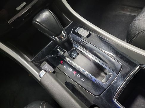 Used 2017 Honda Accord EX-L image 33