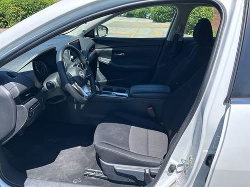 Used 2025 Nissan Sentra SV FWD image 7