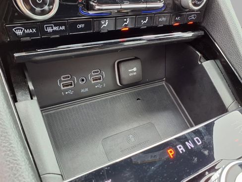 Used 2024 Jeep Grand Cherokee Summit w/ Luxury Tech Group V AWD/4WD image 8