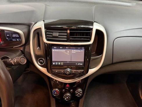 Used 2020 Chevrolet Sonic LT w/ Convenience Package image 23