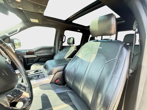 Used 2017 Ford F150 Platinum w/ Equipment Group 701A Luxury AWD/4WD image 3