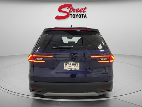 Certified 2025 Toyota Grand Highlander FWD image 3