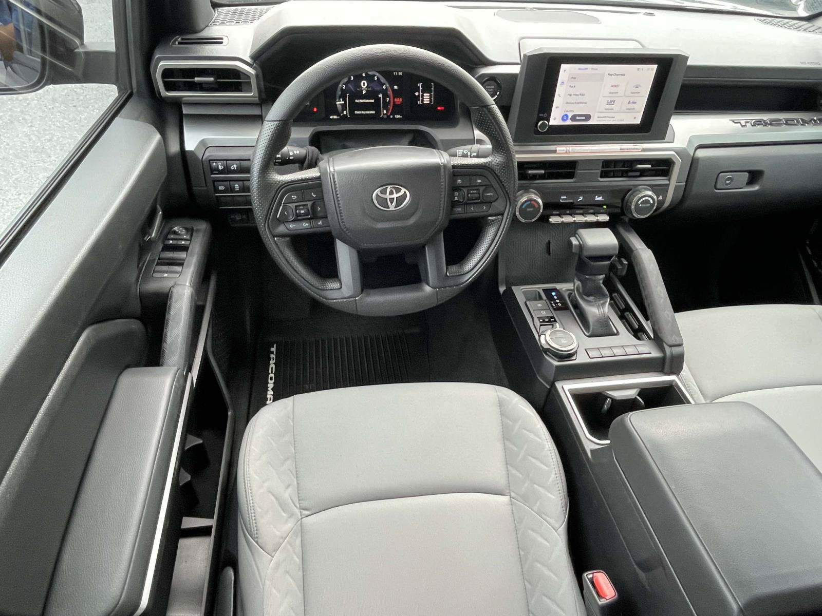 Used 2025 Toyota Tacoma SR5 AWD/4WD image 14