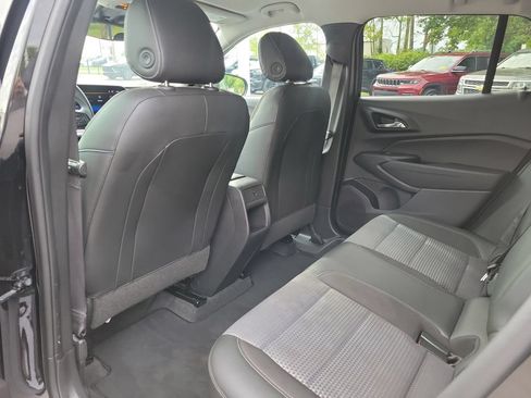 Used 2025 Chevrolet Trax LT FWD image 16