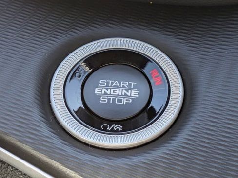 New 2025 Jeep Grand Cherokee L Altitude image 25