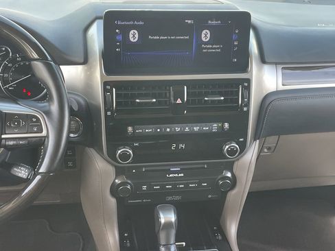 Used 2023 Lexus GX 460 Premium w/ Accessory Package AWD/4WD image 16