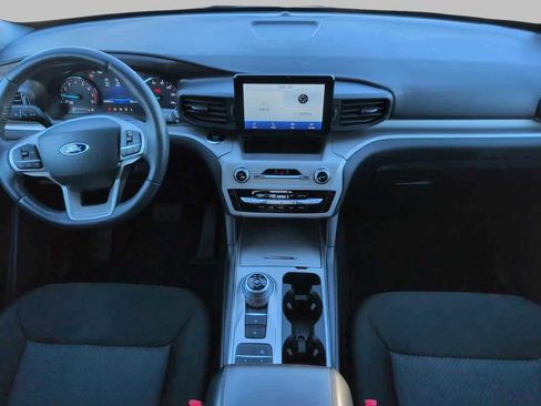 Used 2022 Ford Explorer XLT image 14