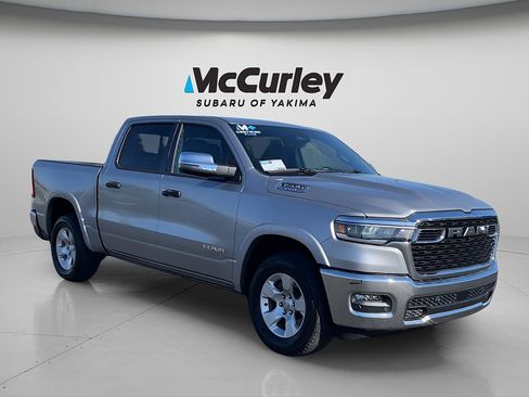 Used 2025 RAM 1500 Big Horn AWD/4WD image 8