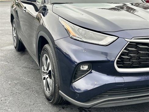 Used 2023 Toyota Highlander XLE image 10