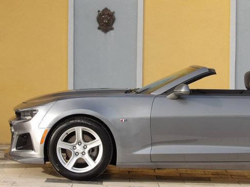 Used 2021 Chevrolet Camaro LT image 11