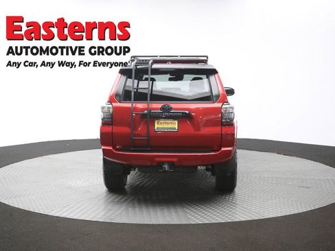 Used 2021 Toyota 4Runner Venture w/ Moonroof Package AWD/4WD image 38