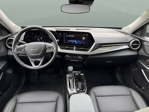 Used 2024 Chevrolet Trax ACTIV w/ Sunroof Package FWD image 23