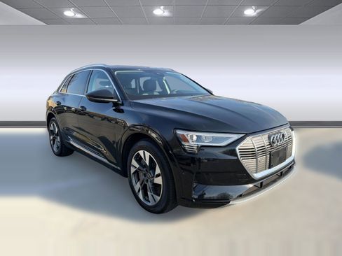 Used 2023 Audi e-tron Premium Plus w/ Premium Plus Package image 7