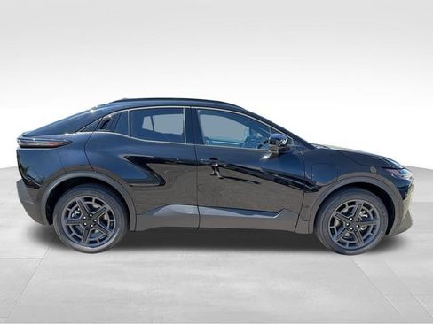 New 2026 Subaru Uncharted AWD image 8