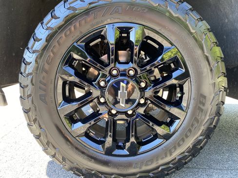 Used 2025 Chevrolet Silverado 2500 LT w/ Trail Boss Package AWD/4WD image 47