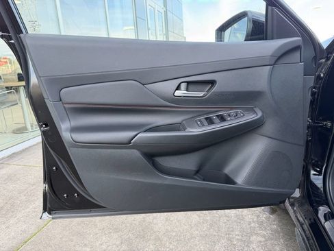 New 2026 Nissan Sentra SR w/ Floor Mat Package FWD image 10