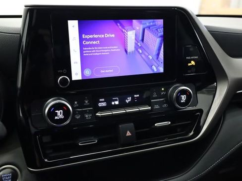 Used 2024 Toyota Highlander LE image 21