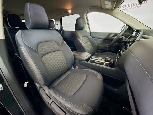 Used 2025 Nissan Pathfinder SV FWD image 30