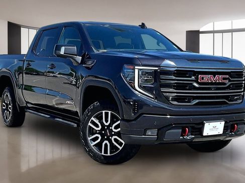 Used 2022 GMC Sierra 1500 AT4 w/ AT4 Premium Package AWD/4WD image 11