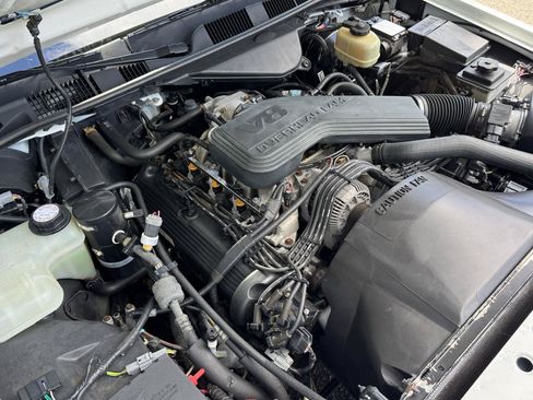 Used 1994 Lincoln Town Car Executive RWD image 31