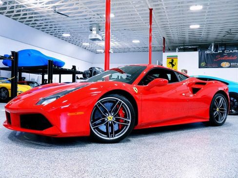 Used 2019 Ferrari 488 GTB RWD image 4