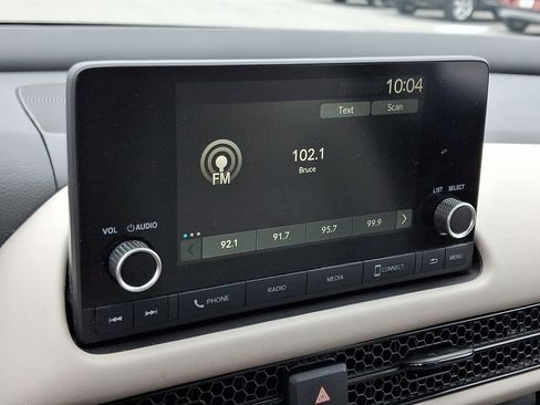 Used 2023 Honda HR-V LX image 16