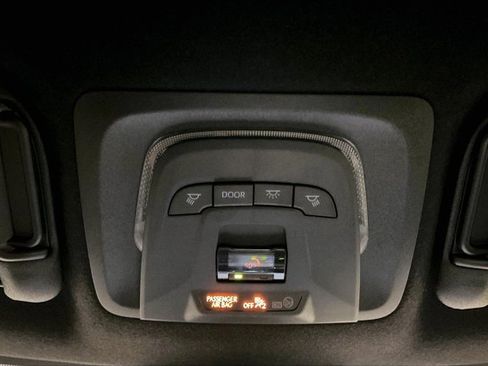 Used 2025 Toyota Corolla SE FWD image 35