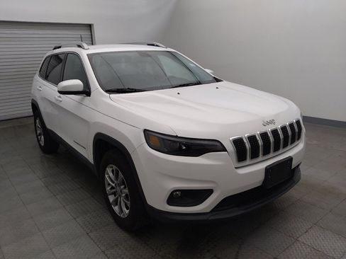 Used 2020 Jeep Cherokee Latitude Plus AWD/4WD image 13