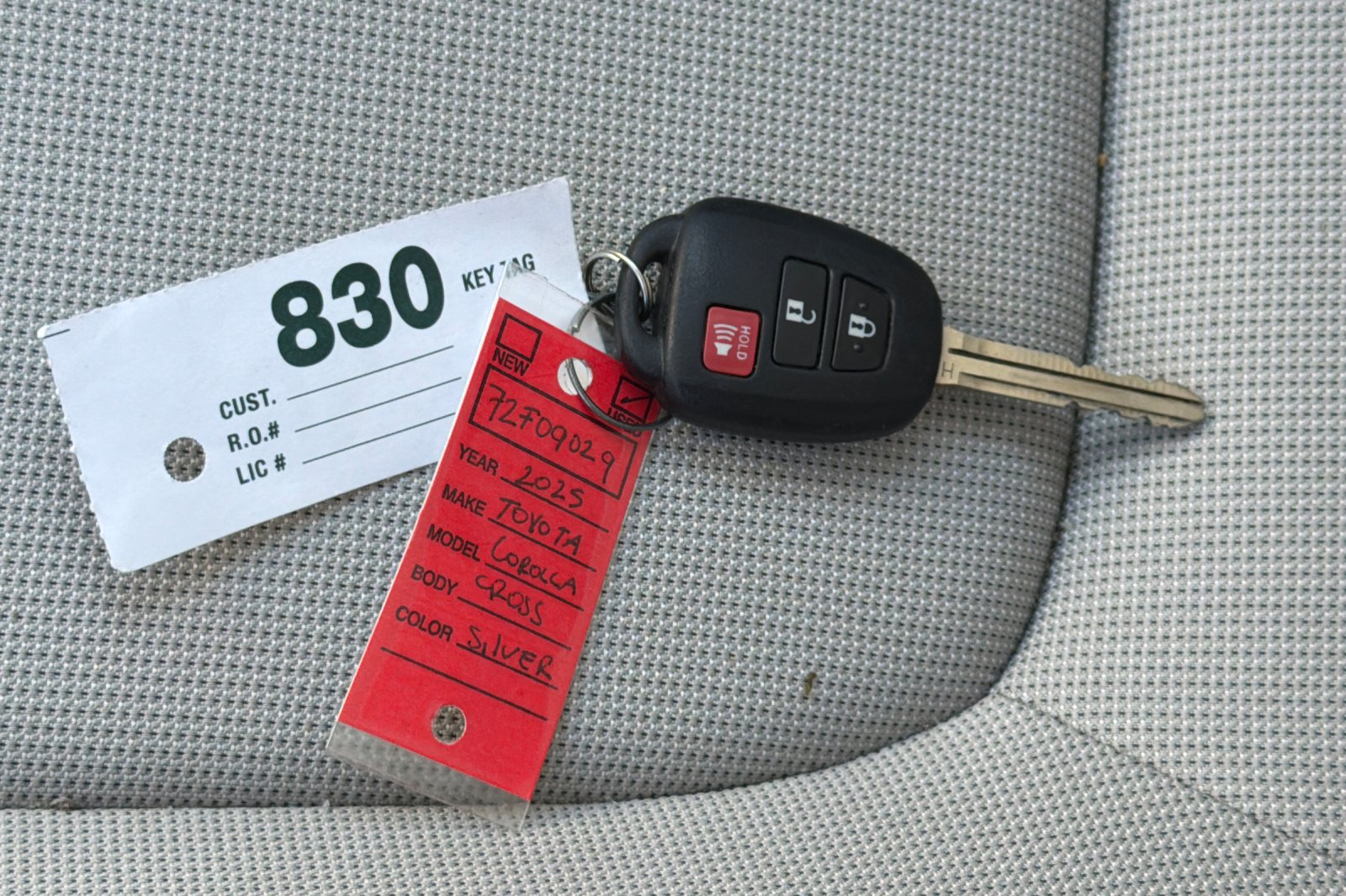 Used 2025 Toyota Corolla Cross L FWD image 11