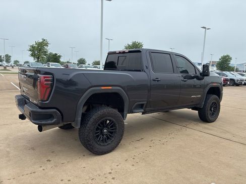 Used 2024 GMC Sierra 2500 AT4 w/ Technology Package AWD/4WD image 3