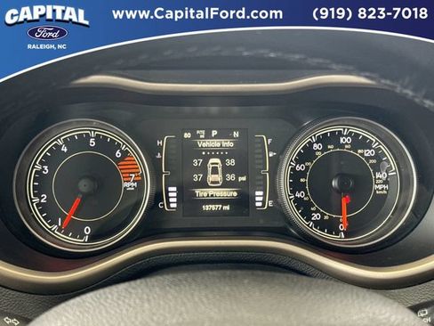 Used 2016 Jeep Cherokee Latitude w/ Safety/Convenience Group FWD image 25