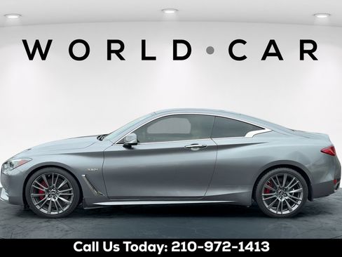 Used 2017 INFINITI Q60 Red Sport 400 RWD image 4