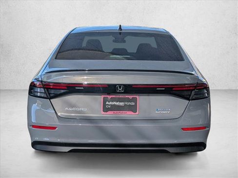 Used 2025 Honda Accord Sport image 8