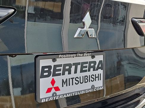 New 2026 Mitsubishi Outlander SE image 19