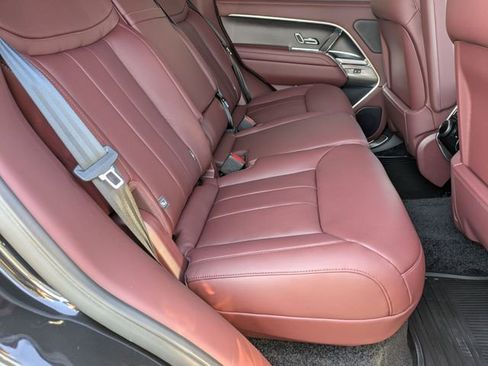 New 2026 Land Rover Range Rover SE image 17